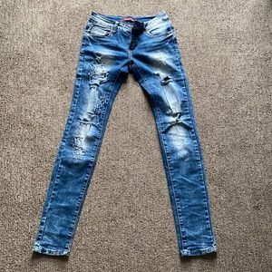 Distressed skinny Jean.